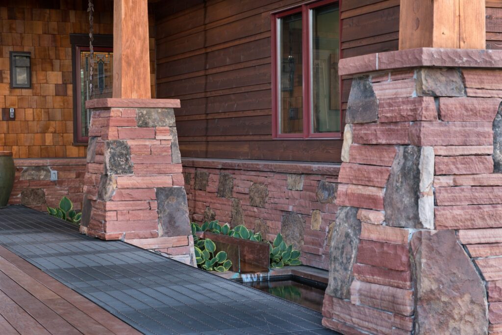 The Springs at QMR - closeup view of front walkway