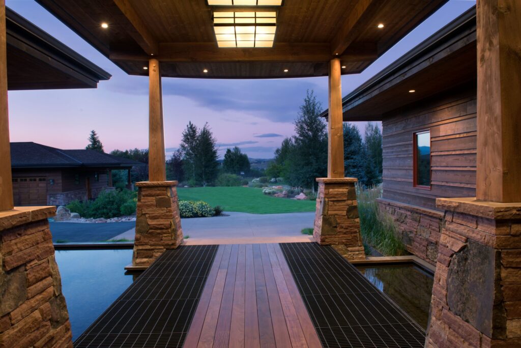 The Springs at QMR - front walkway